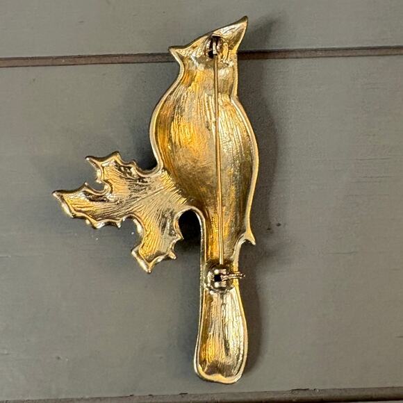 Vintage Gold Tone Red Enamel Cardinal Bird Green Leaf Brooch - Picture 2 of 3